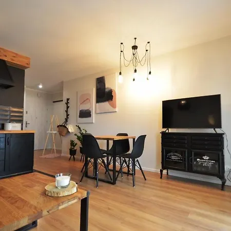 Przytulny Apartament Slowackiego Вонґровєц Екстер'єр фото