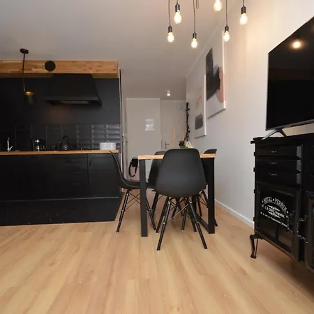 Przytulny Apartament Slowackiego Вонґровєц Екстер'єр фото